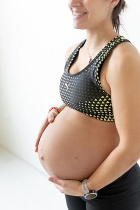 Imagen de Cata de su barriga en el embarazo